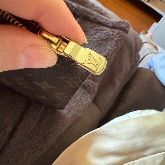 LOUIS VUITTON HERITAGE POUCHETTE - Picture 7 of 8